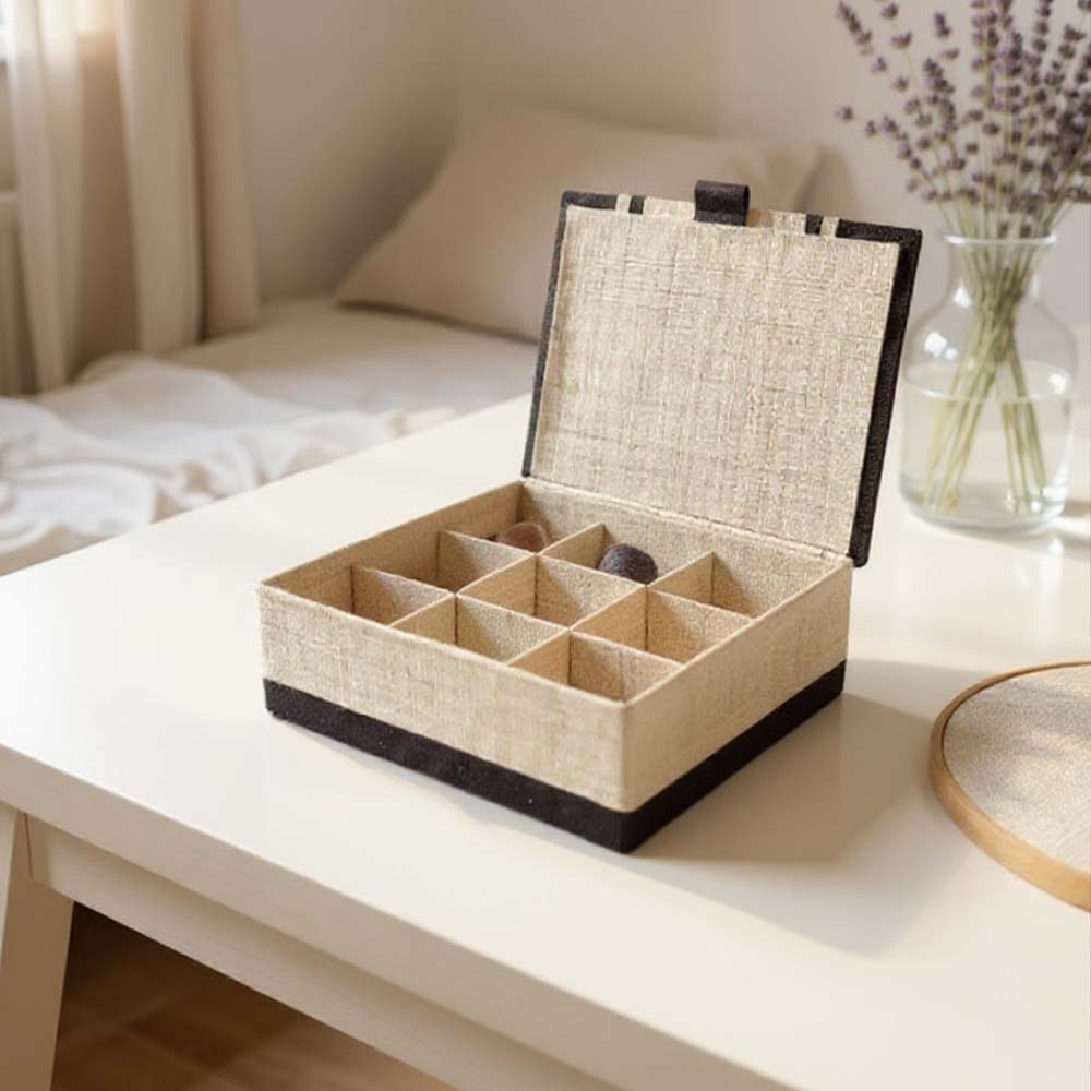 Boite à thé en raphia et bambou artisanal de Madagascar | Noir