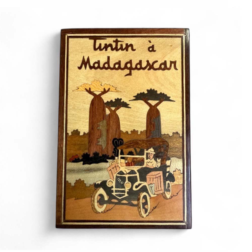 Boite de rangement en bois Tintin à Madagascar |  Voyage en voiture
