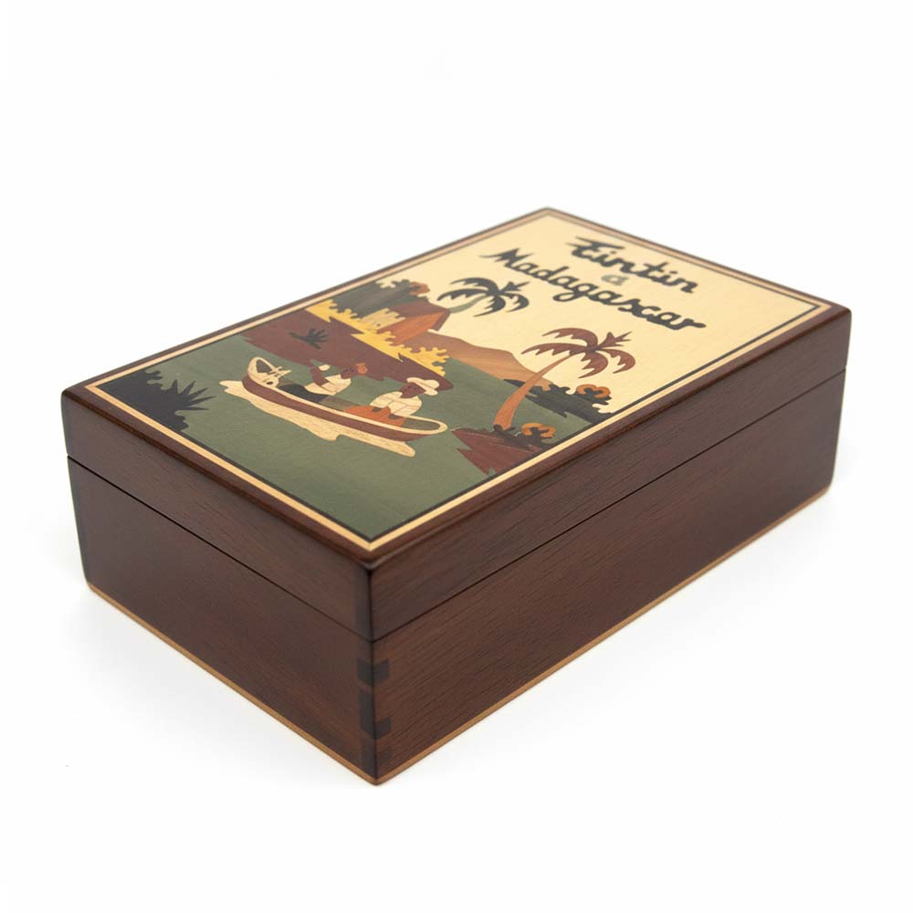 Boite de rangement en bois Tintin à Madagascar | Pirogue