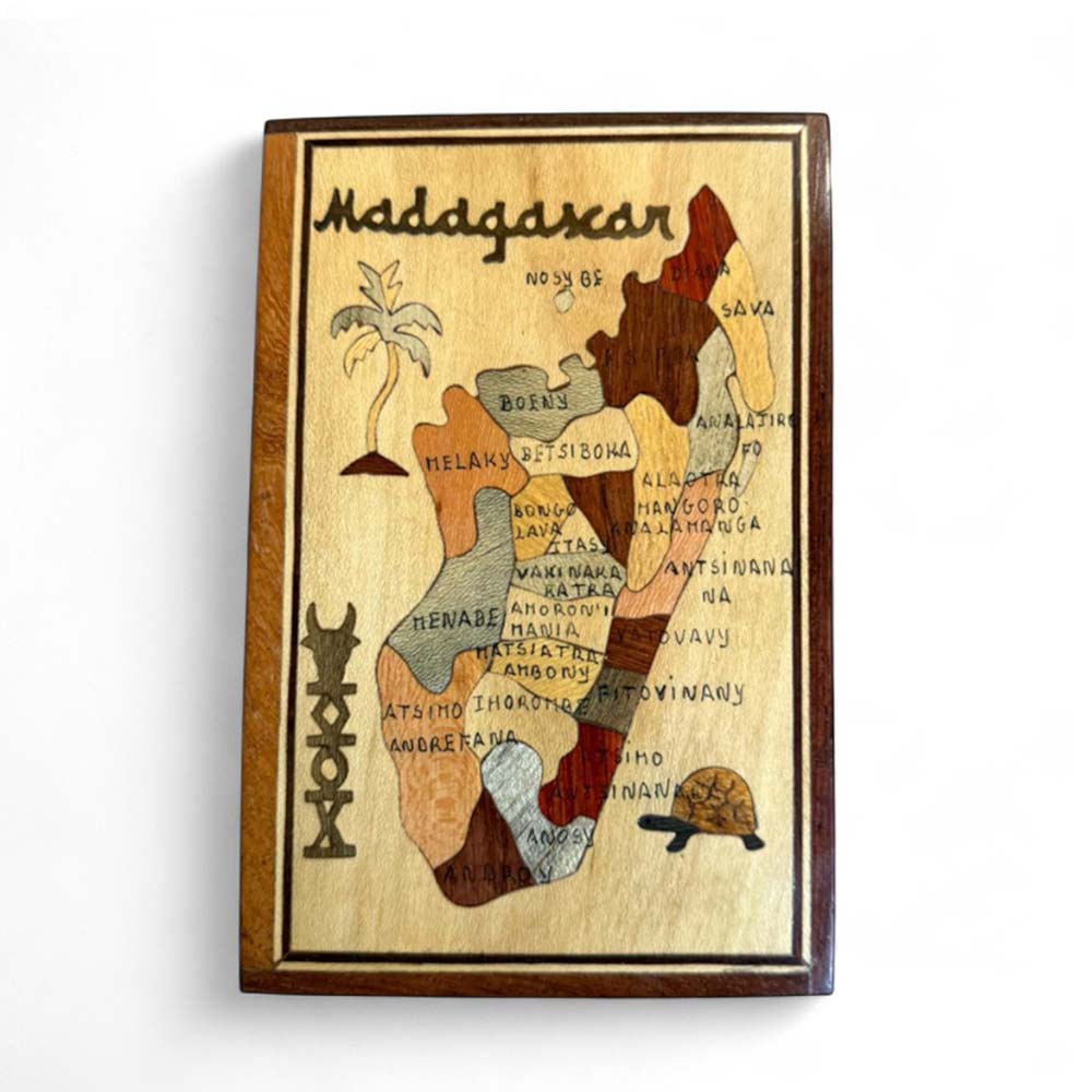 Boite de rangement en bois Carte de Madagascar colorée